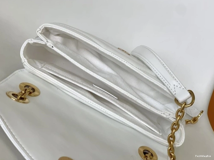 19528 GoAnywhere bags Satchel LX 0619
